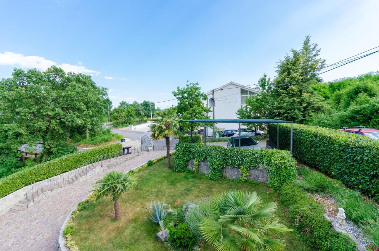 Apartments Marijana Ičići Eksteriør bilde