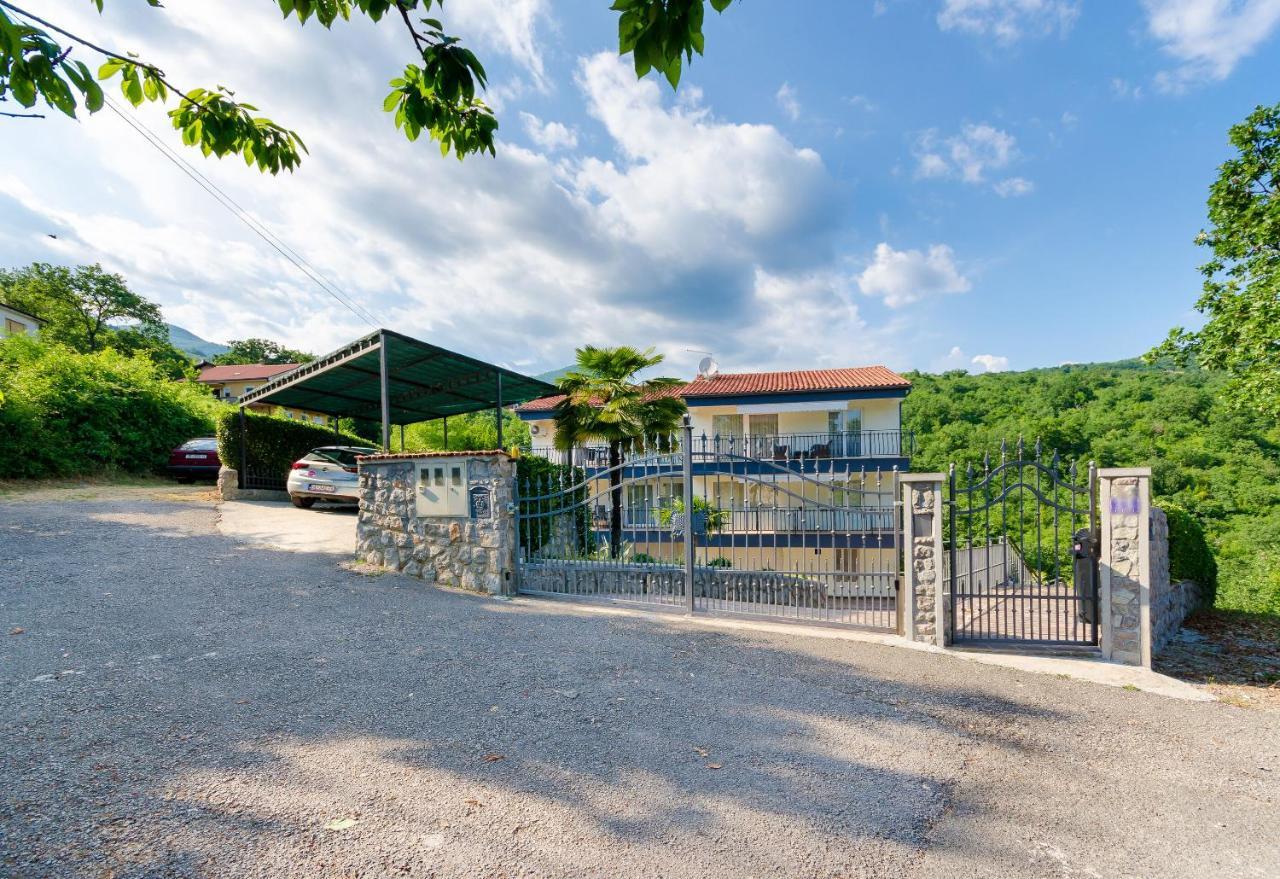Apartments Marijana Ičići Eksteriør bilde
