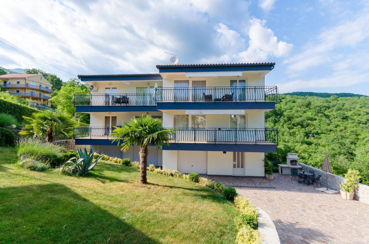 Apartments Marijana Ičići Eksteriør bilde