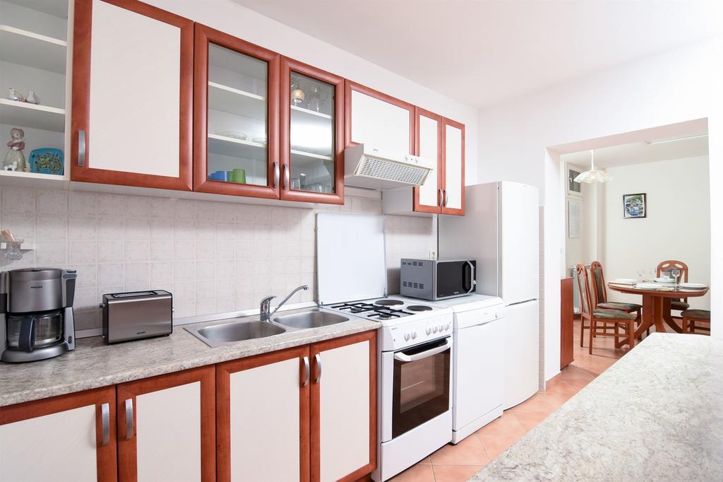 Apartments Marijana Ičići Eksteriør bilde