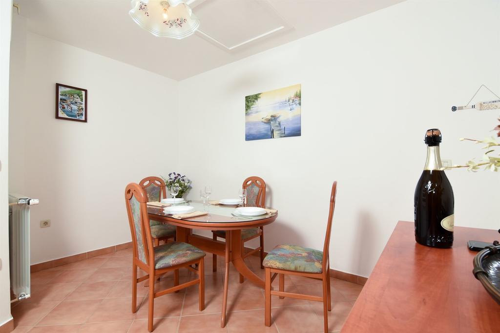 Apartments Marijana Ičići Eksteriør bilde