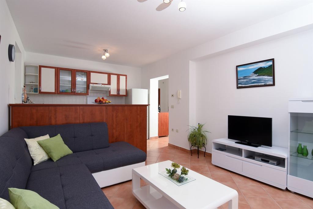 Apartments Marijana Ičići Eksteriør bilde